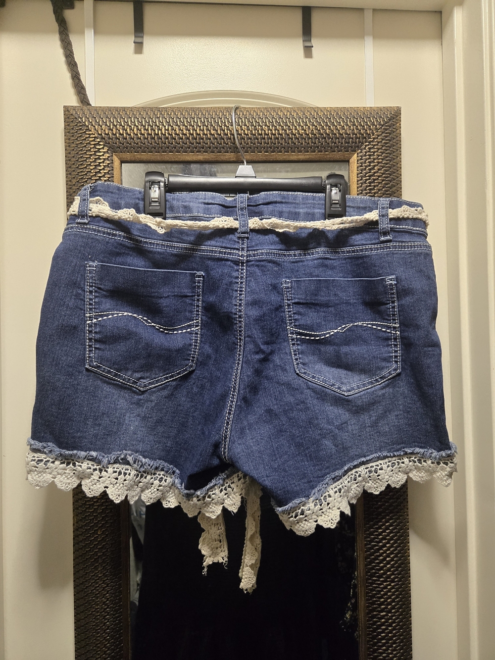 Women’s Blue Denim Crochet-Trim Shorts